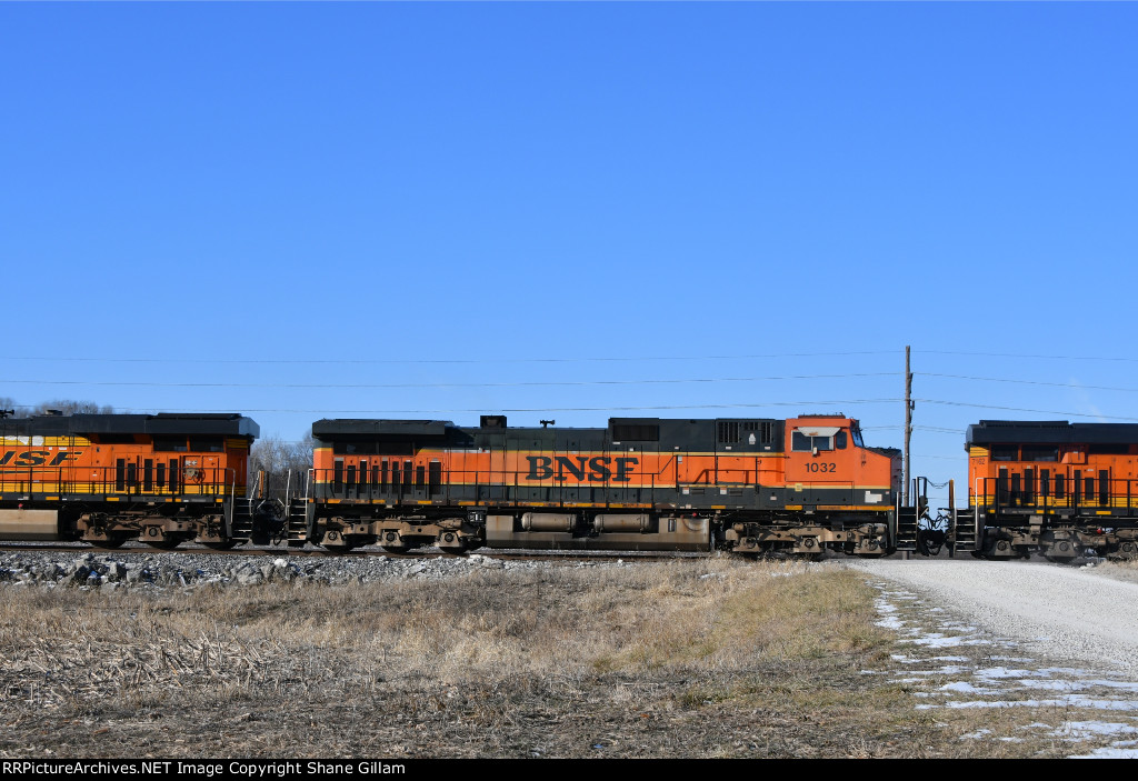 BNSF 1032 Roster shot